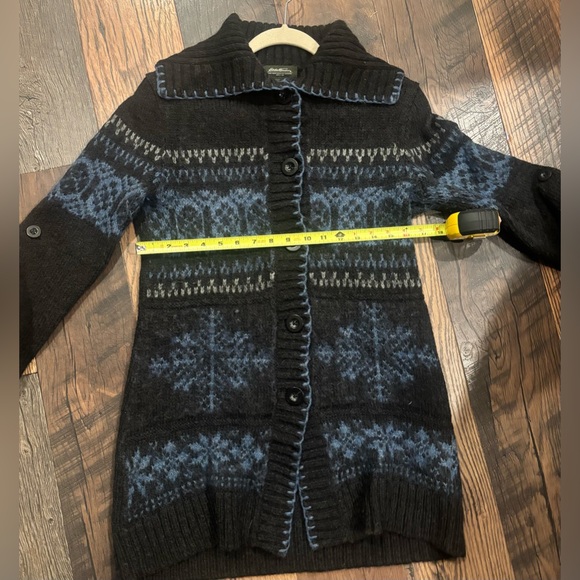Eddie Bauer Gray and Blue Cardigan Sweater in size Medium. Great condition! - Picture 10 of 12